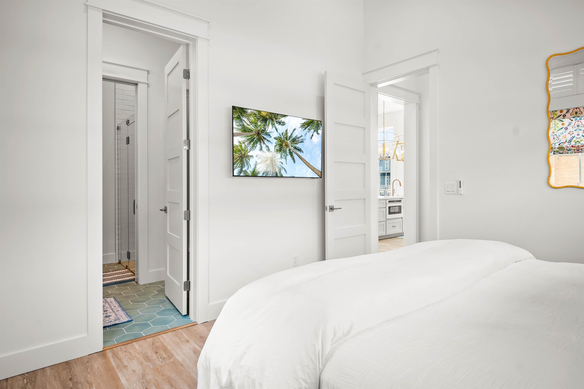 King Bedroom, 2nd Floor