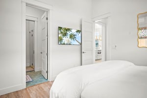 King Bedroom, 2nd Floor