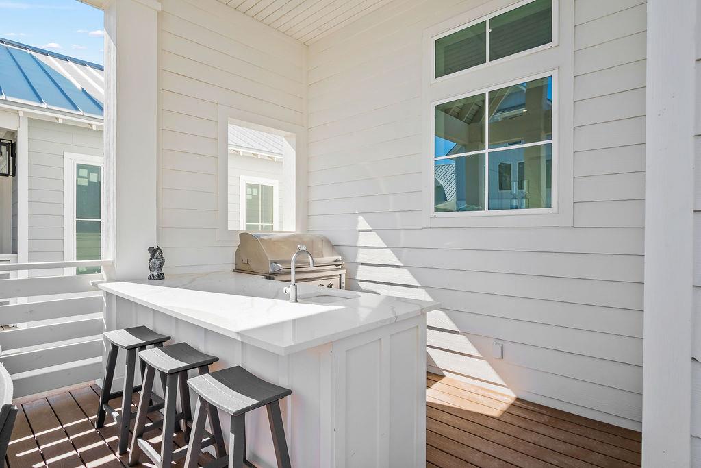 Outdoor Kitchen and Lounge, 2nd Floor