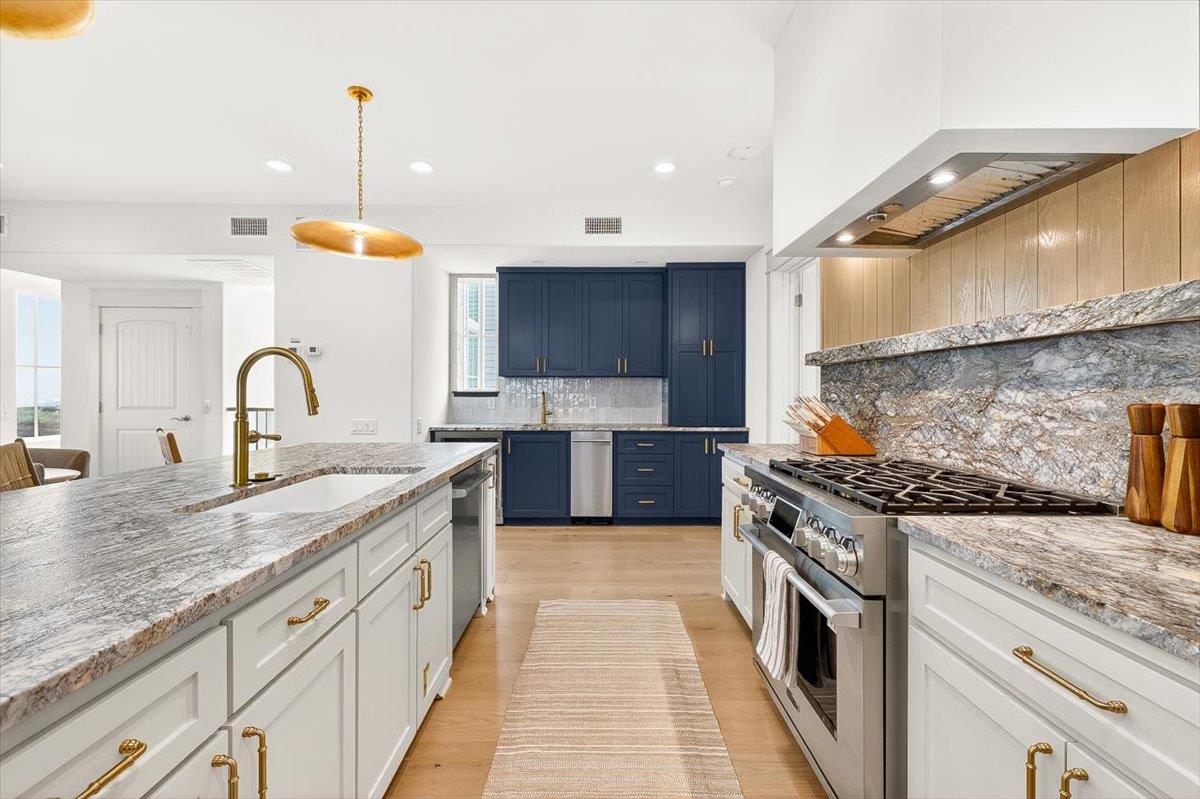 2nd Floor, Kitchen