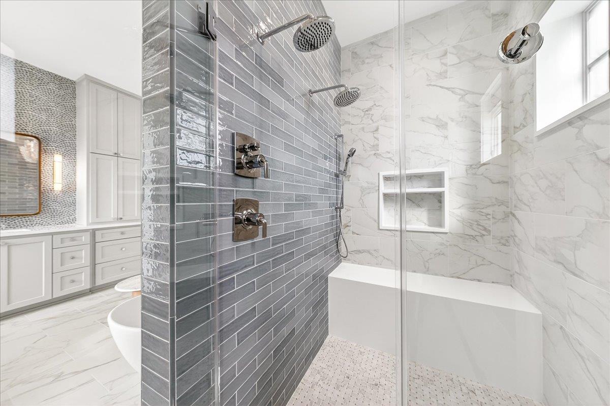 Primary King Bathroom, 3rd Floor