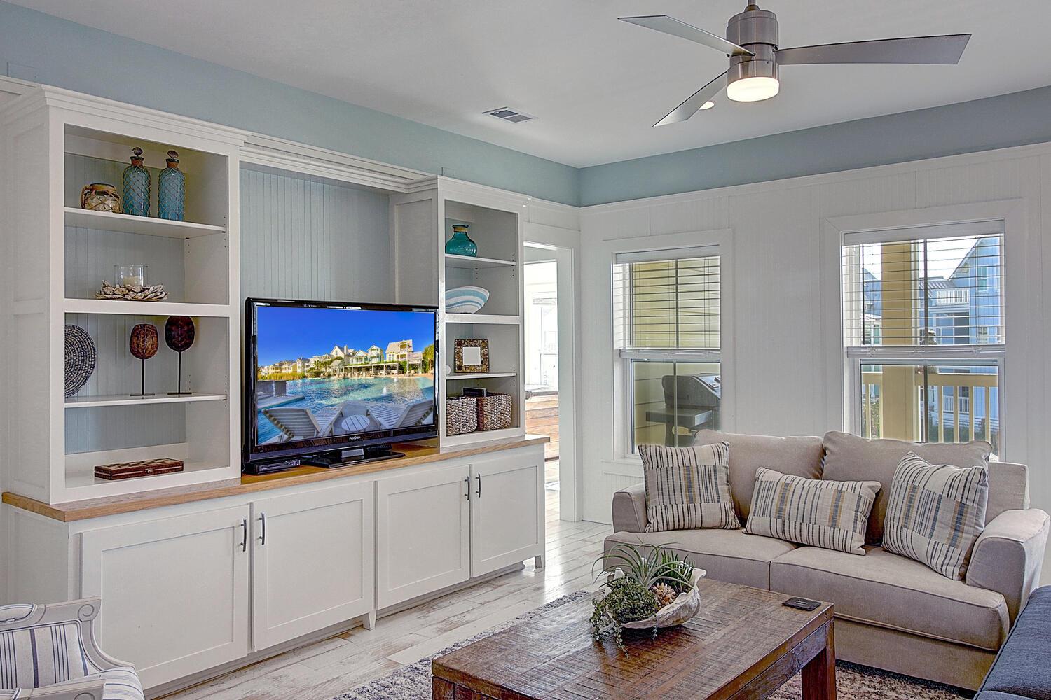 Main Living Area, 2nd Floor