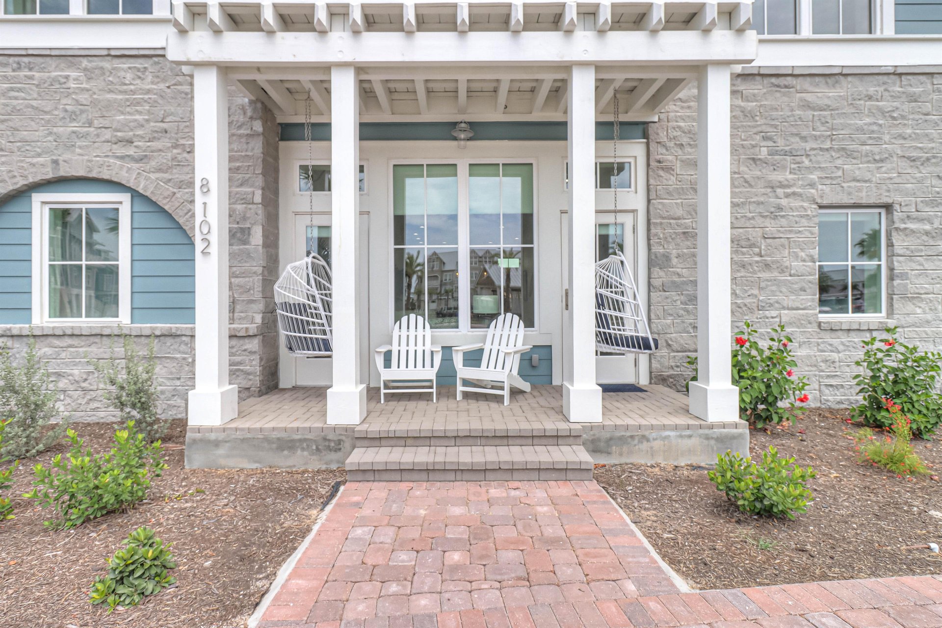 Entry Patio, 1st Floor