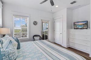 King Bedroom, 2nd Floor