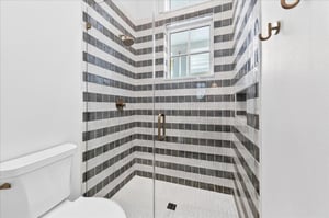 Bunk Bathroom, 1st Floor