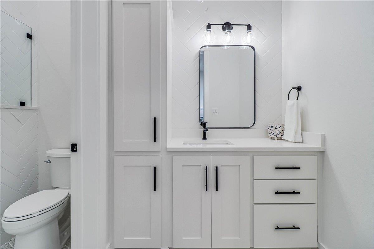 Ensuite Bathroom, 1st Floor