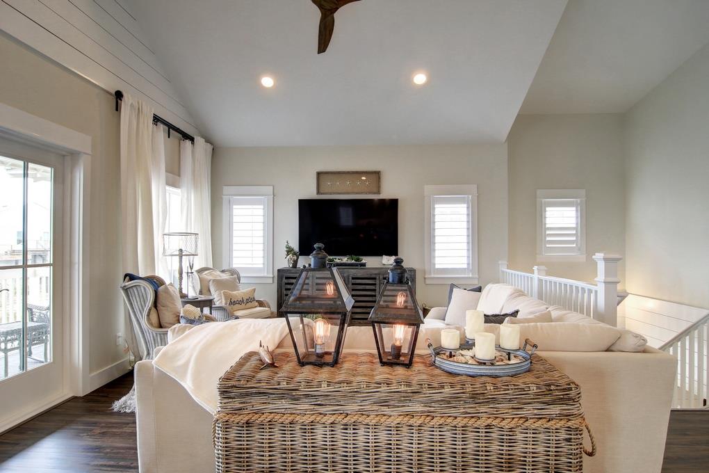 2nd Floor Living Room