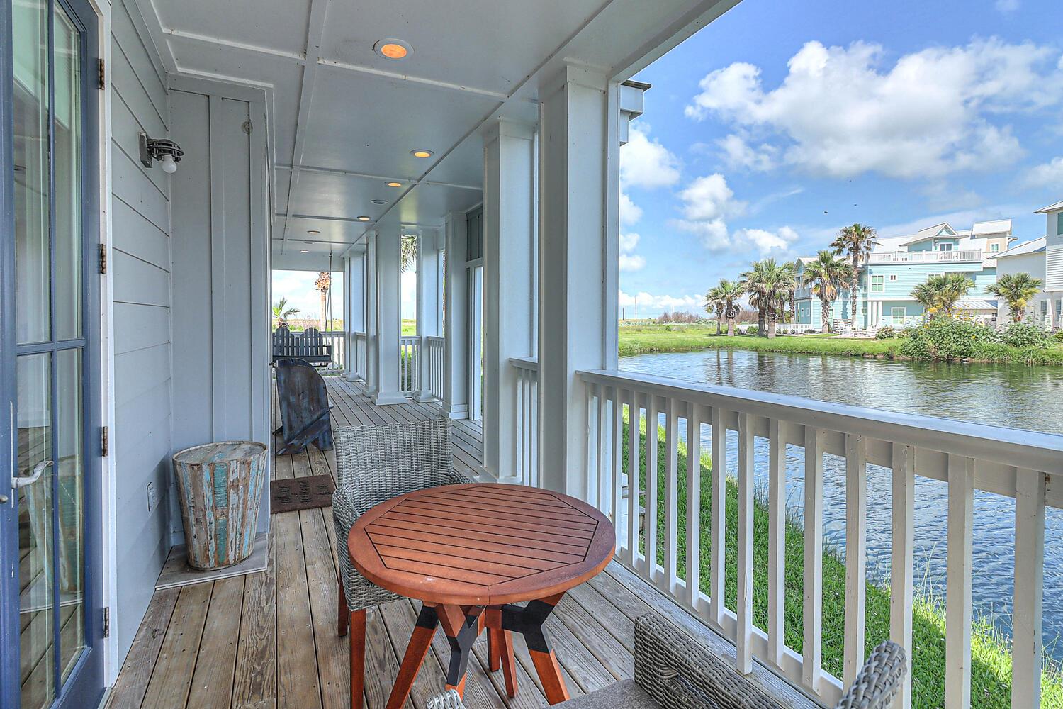 Lakeside Porch, 1st Floor