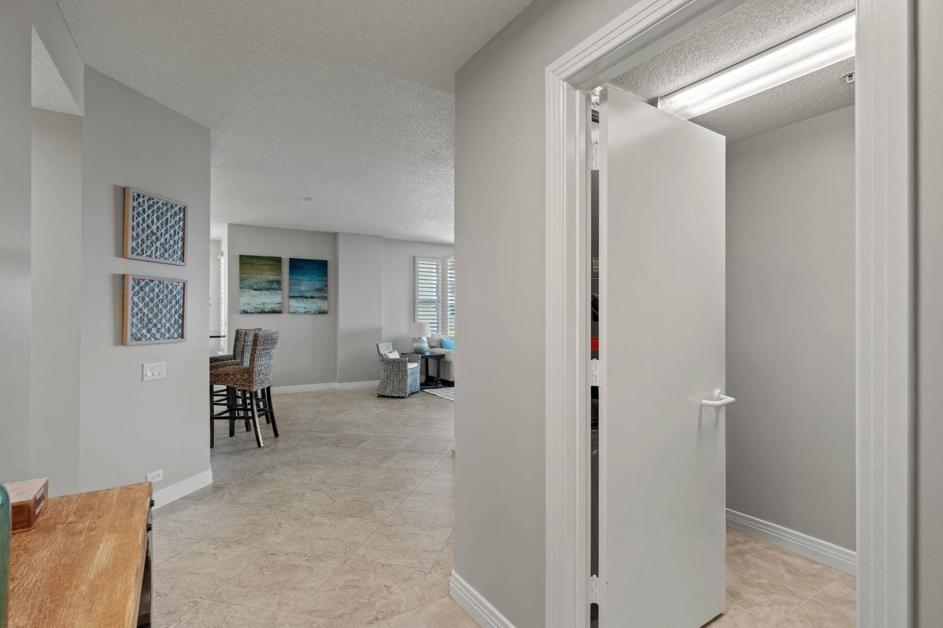 EntranceLaundry Room