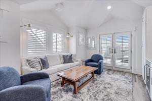 3rd Floor, Living Room