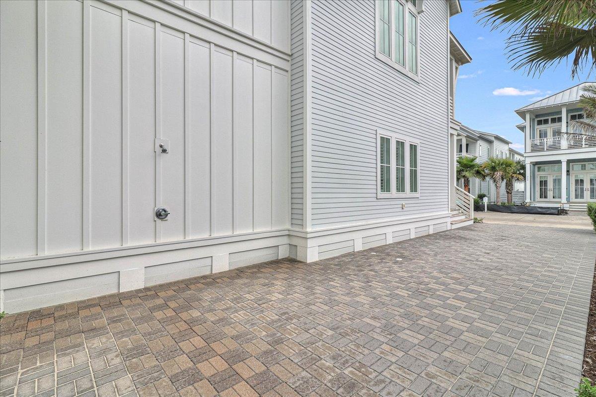 Outdoor Shower  Private Driveway