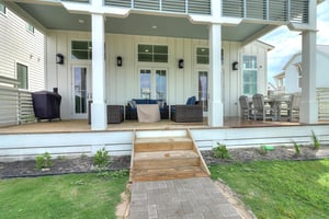 Back Patio Lounge on the Lakeside, 1st Floor