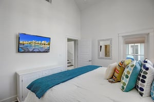2nd Floor King Bedroom