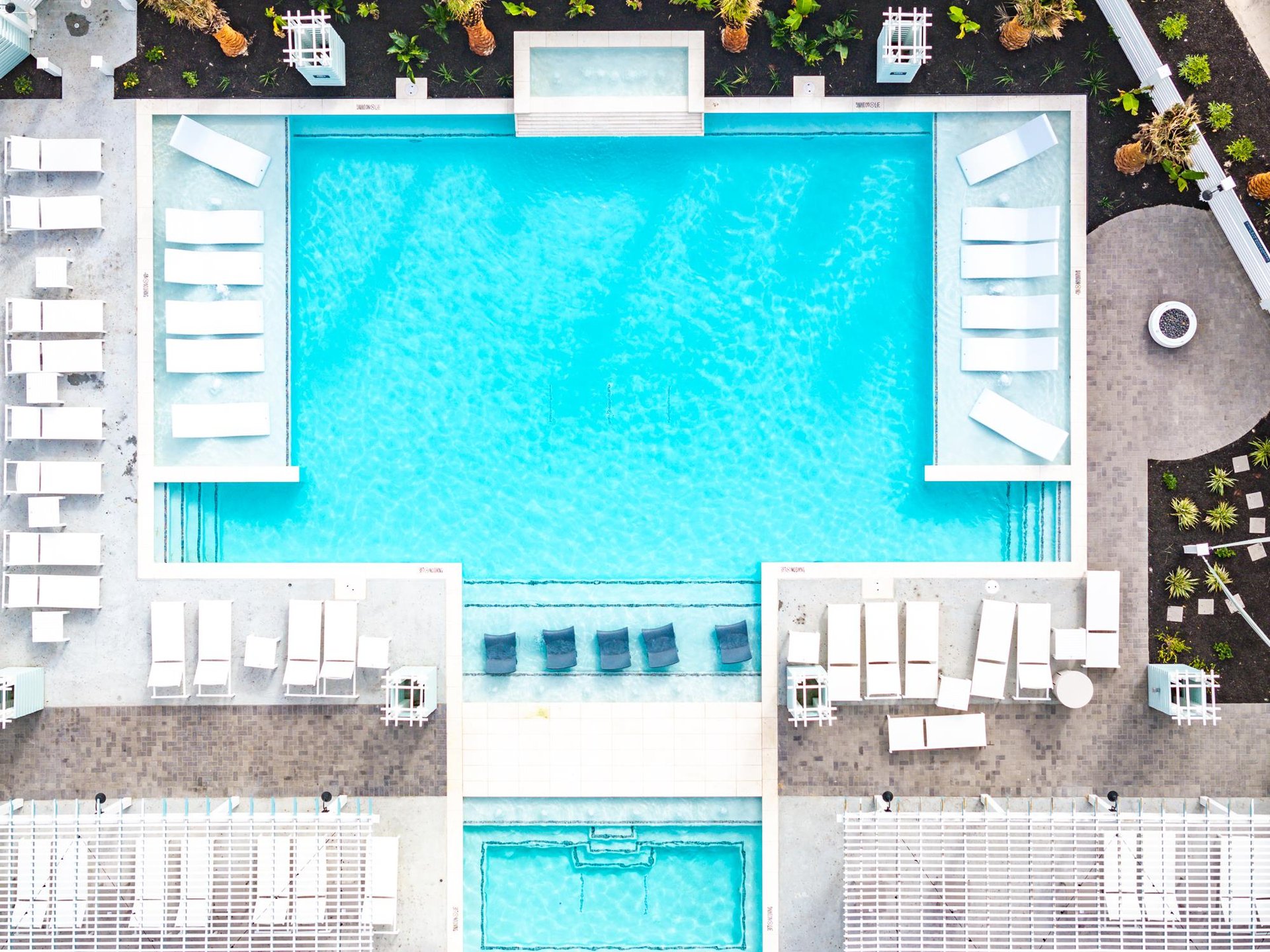 Neighborly Pool at Cinnamon Shore South