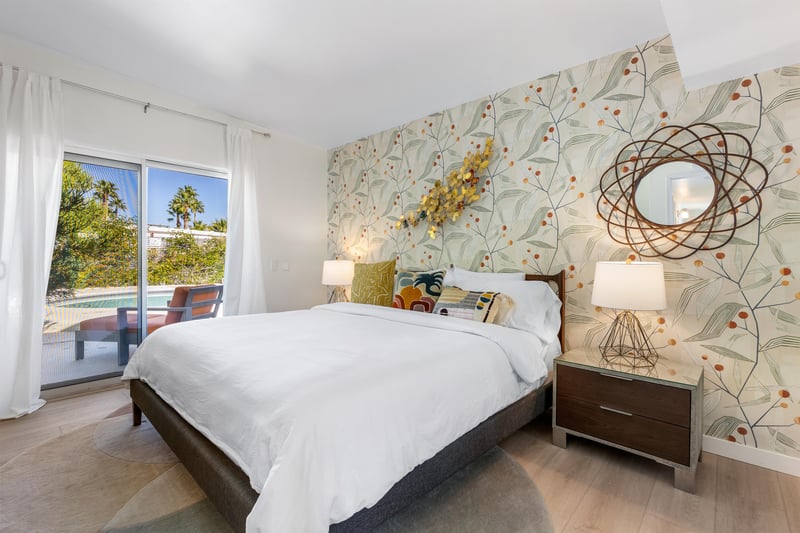 Elegant wallpaper and decor