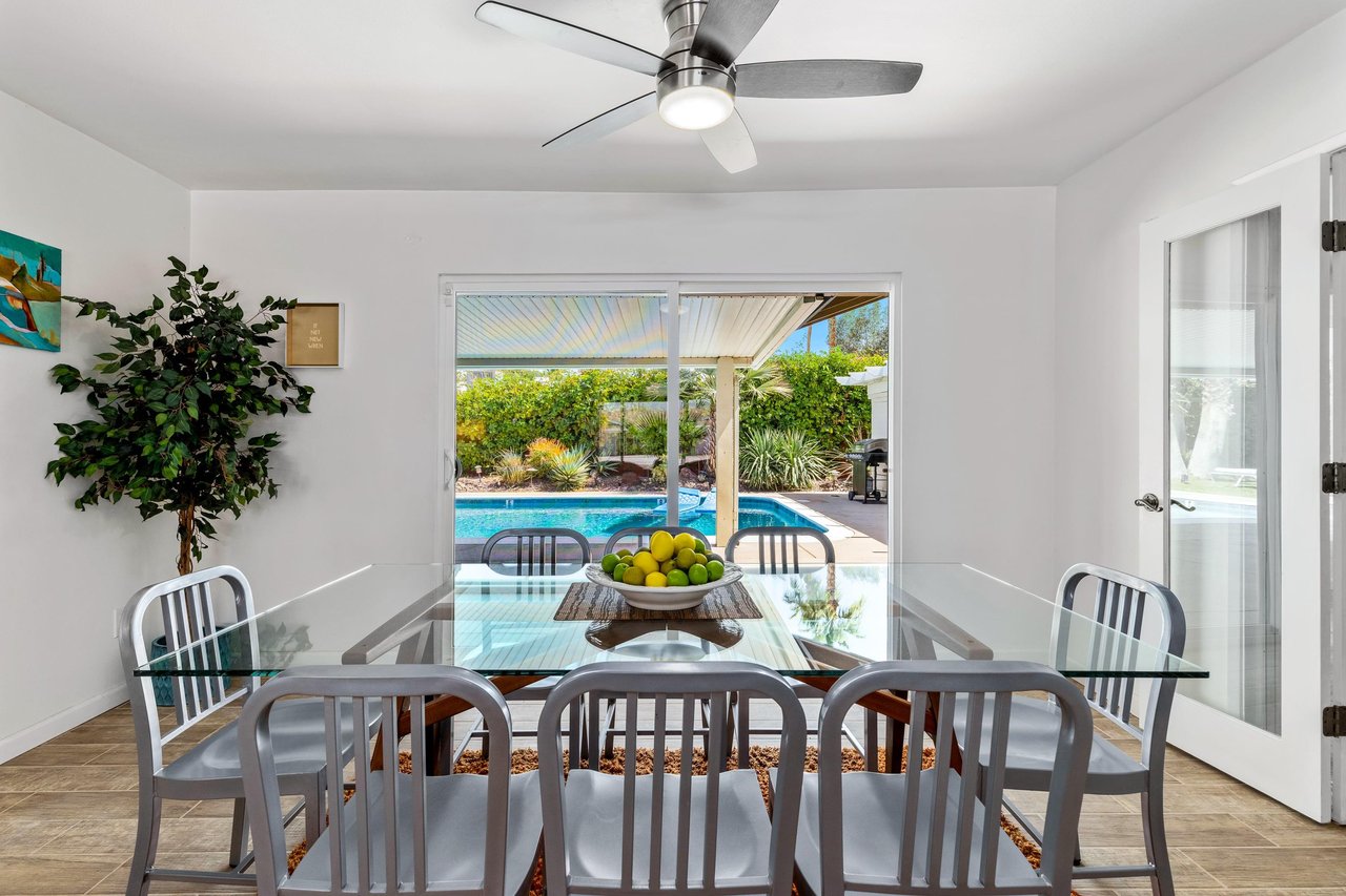 Indoor dining for 6