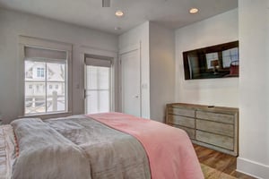 Queen Bedroom, 2nd Floor