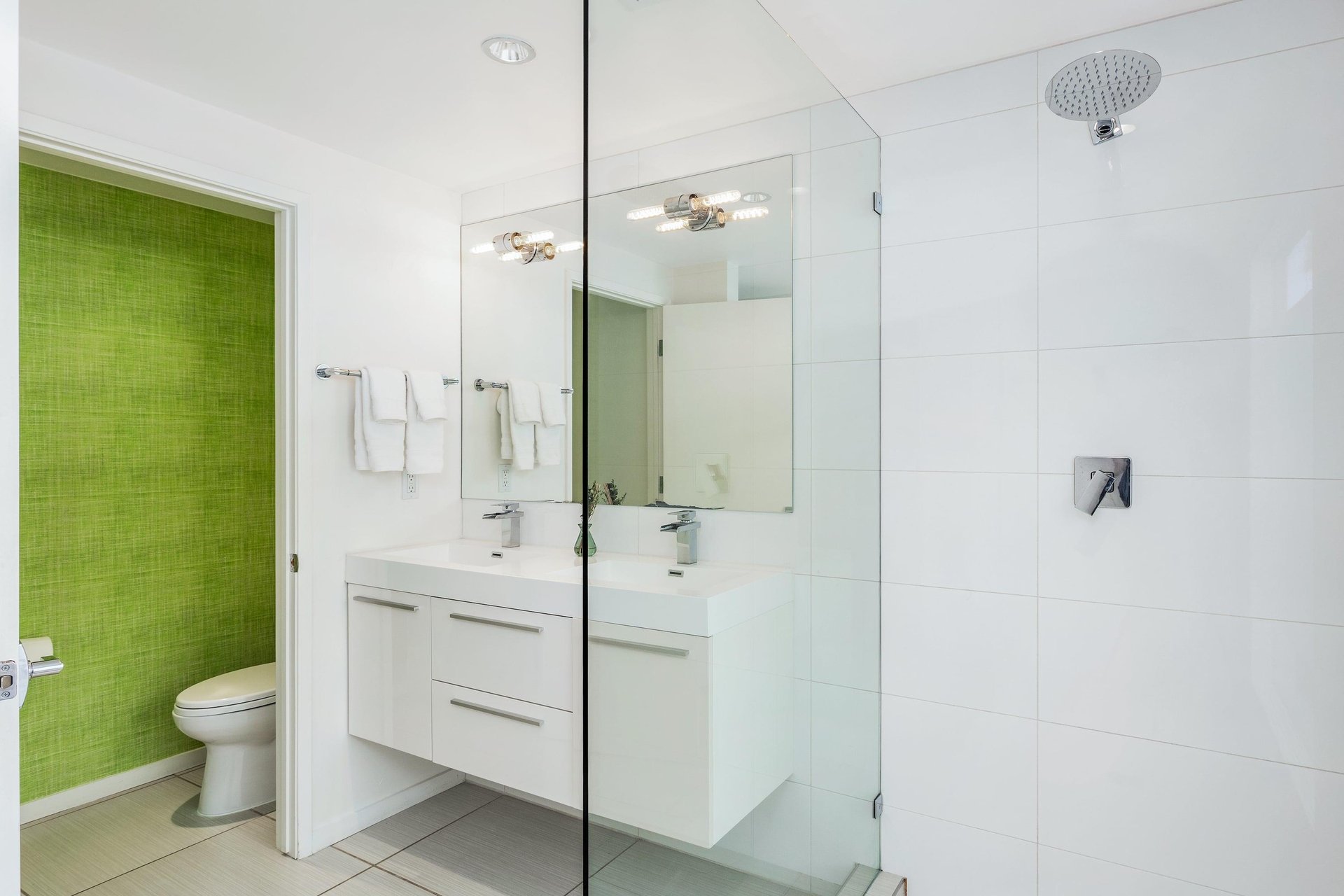 Guest shower with waterfall feature