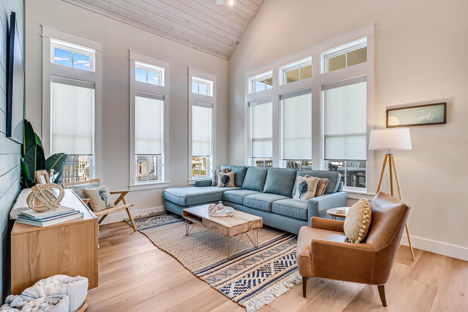 Living Area, 2nd Floor