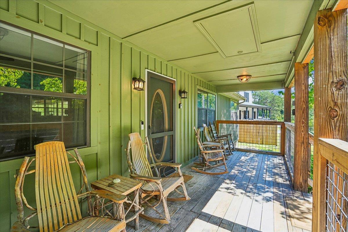 056Porch