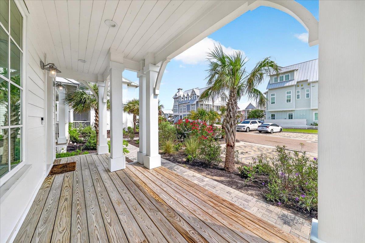1st Floor, Front Porch