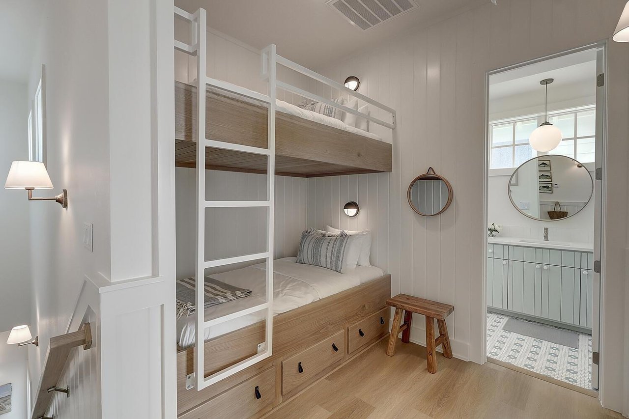 2nd Floor, Bunk Area