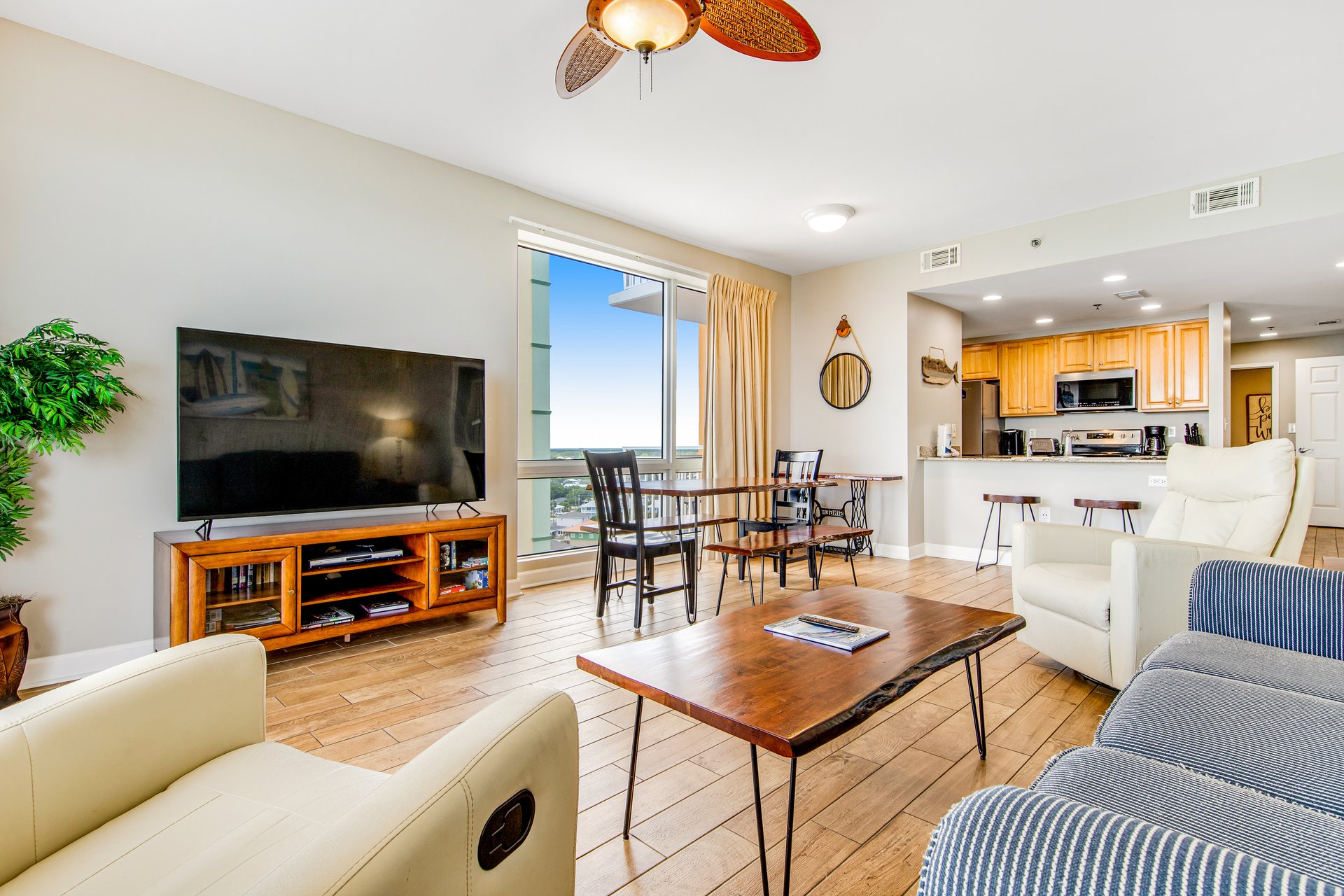 Splash Resort 1101W 6