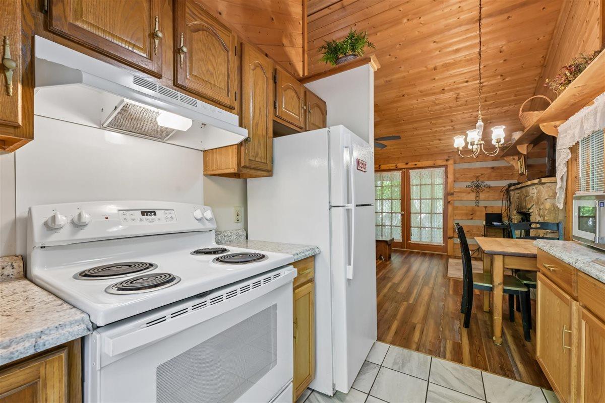 13Kitchen