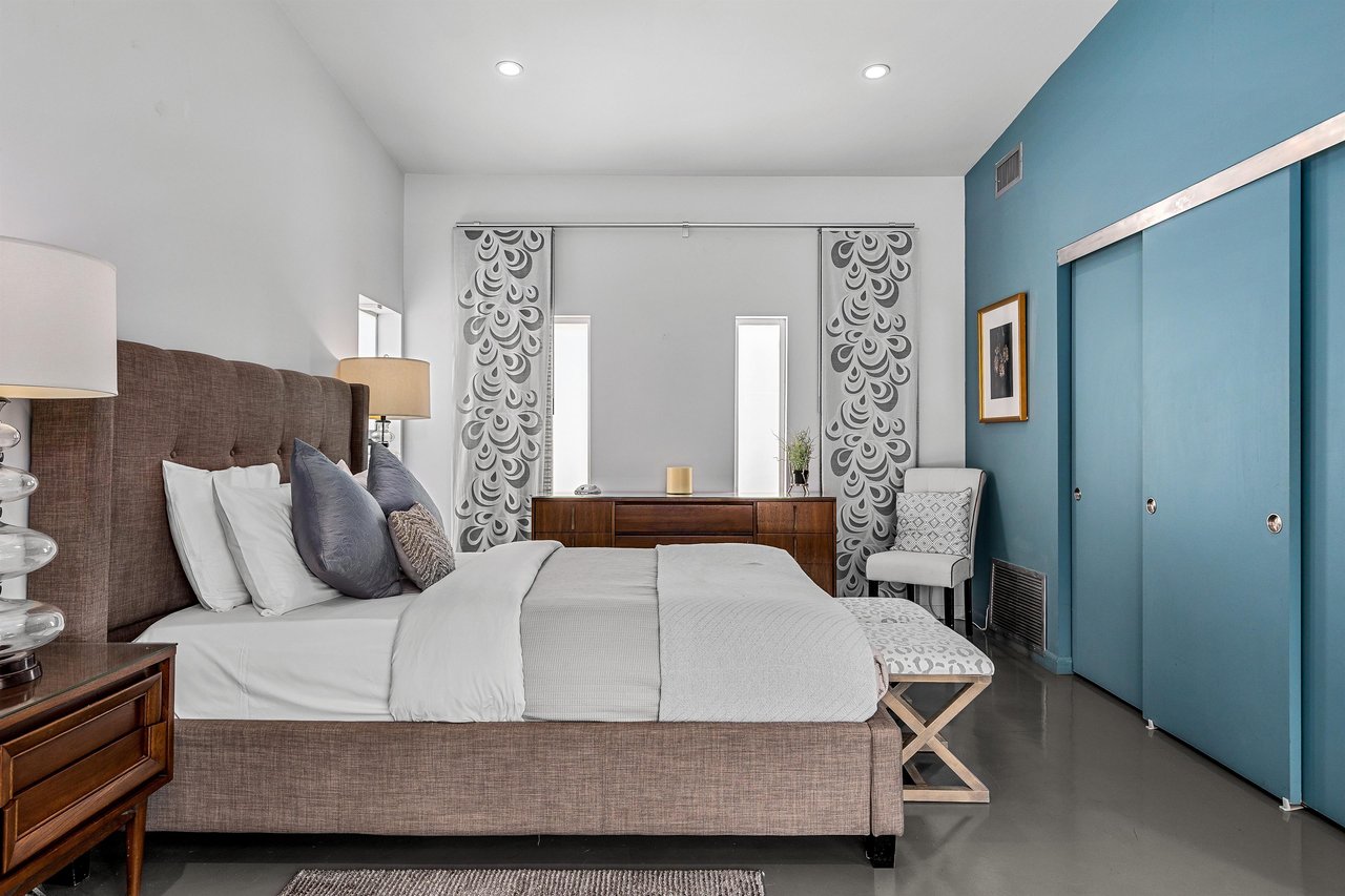 Drift away on this queen size bed