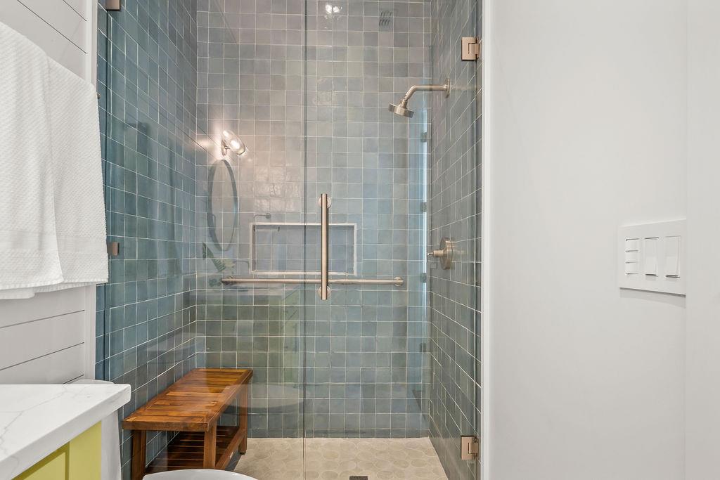 Second King Bathroom, 2nd Floor