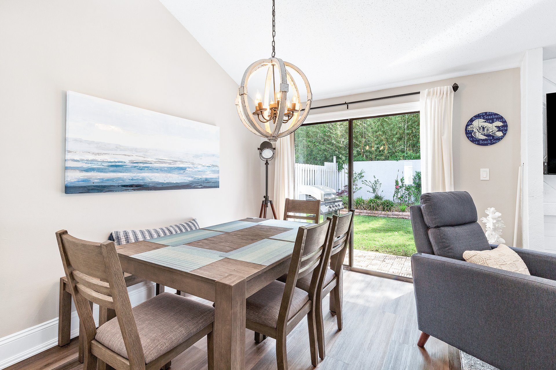 Sunny Destination 10