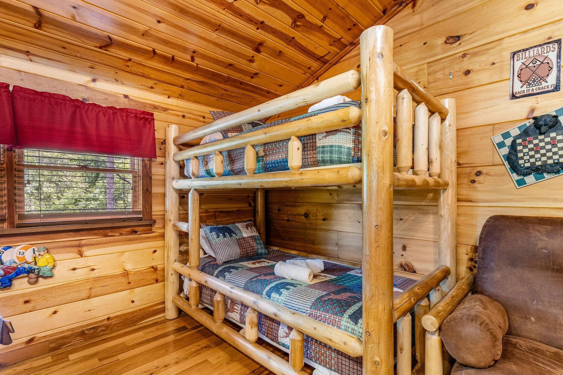 twin bunk beds
