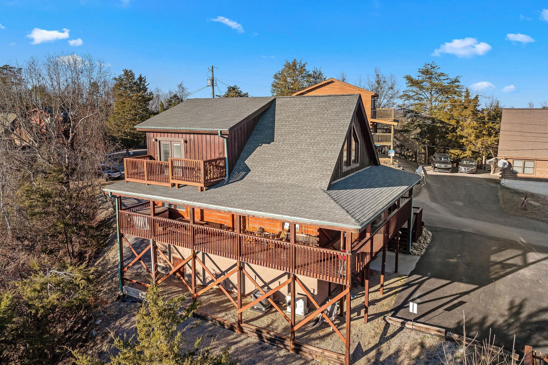 devinelakelodge44