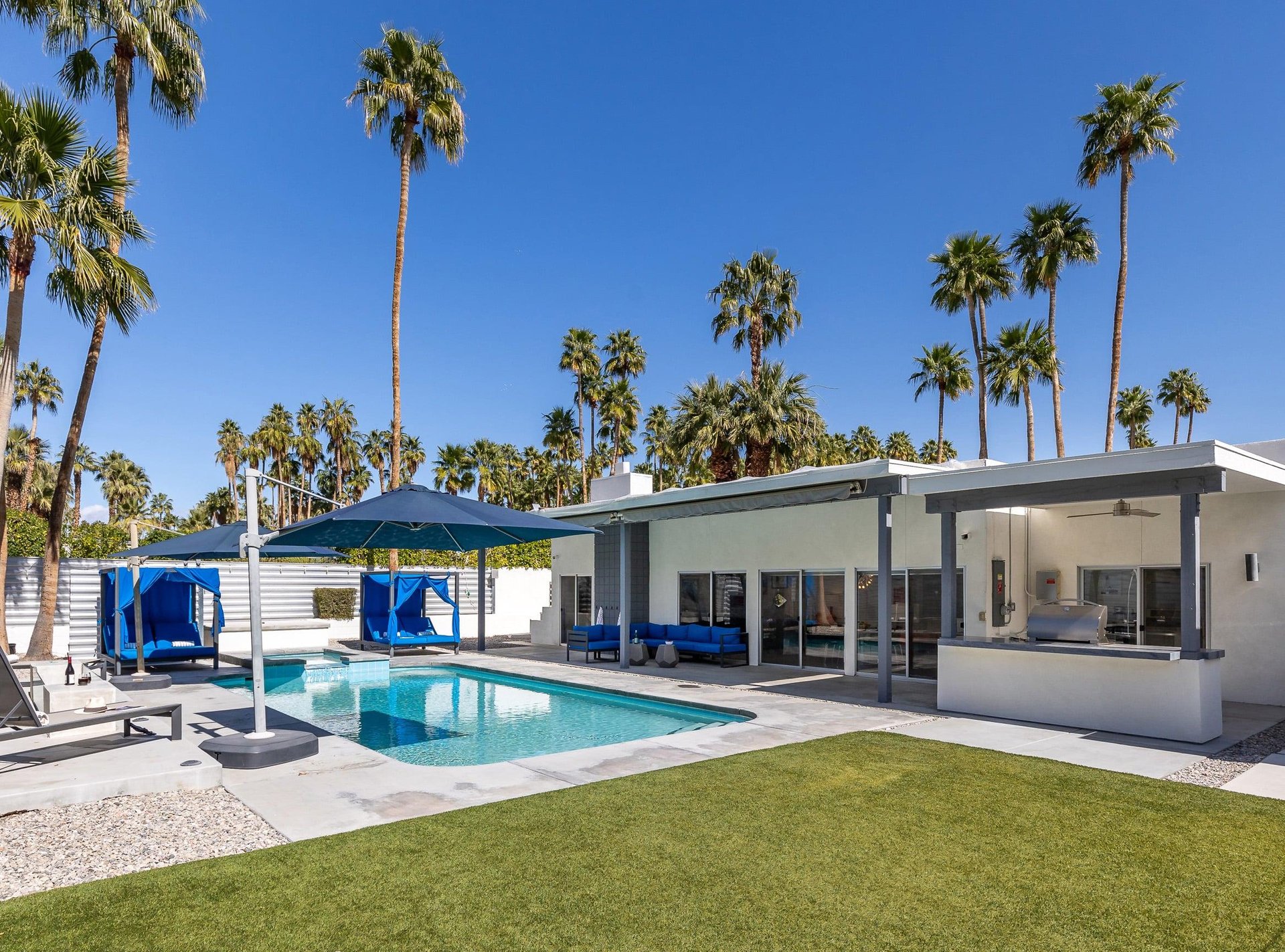 Sunny Palm Springs afternoons