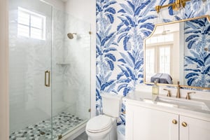 Ensuite King Bathroom, 1st Floor