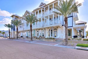 Five Town Center with Cafe and Pizzeria