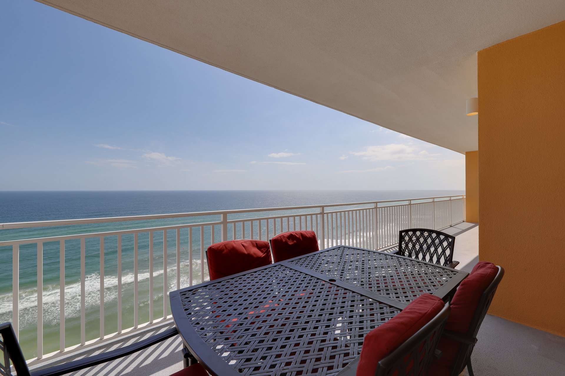 Splash Resort 907W 25