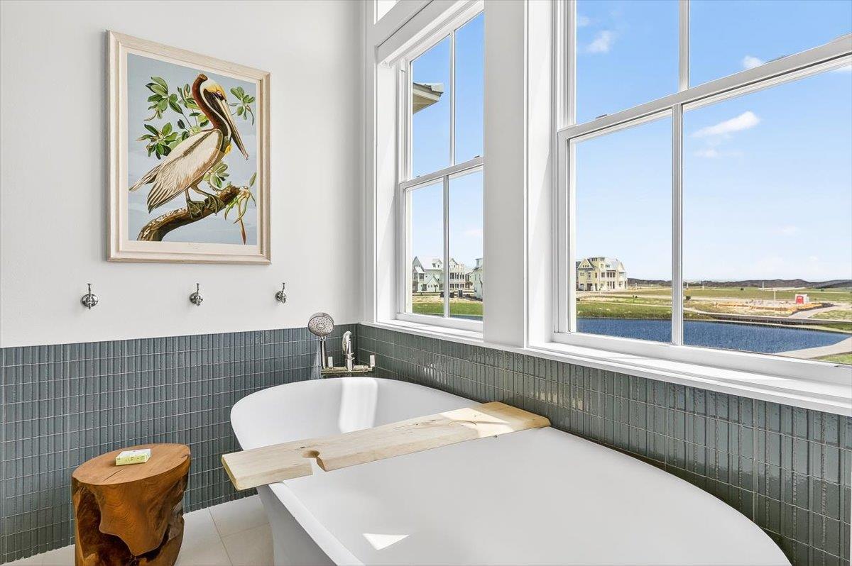 Primary King Ensuite, 2nd Floor