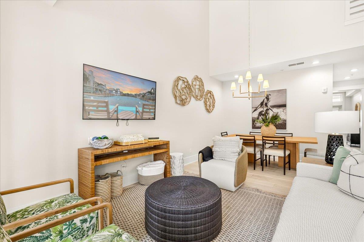 2nd Floor, Living Room