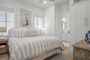 King Bedroom, 2nd Floor