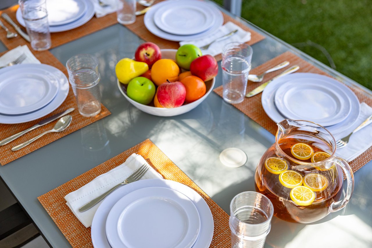 Take your meals al fresco