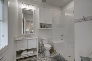 Primary King Bathroom, 1st Floor