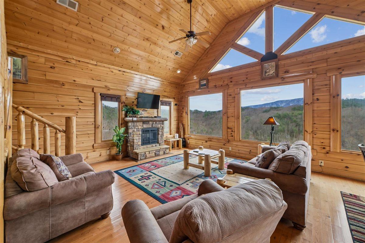 32Living Room