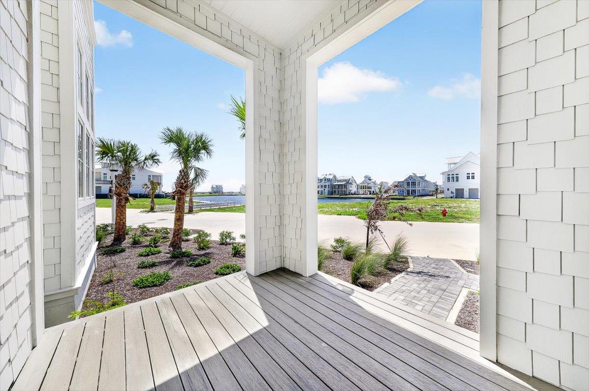 1st Floor, Front Porch