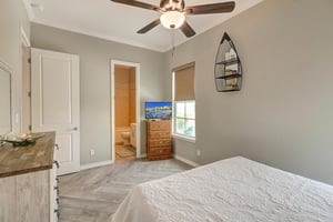 2nd Floor Queen Suite