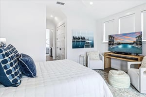 Queen Bedroom, 3rd Floor