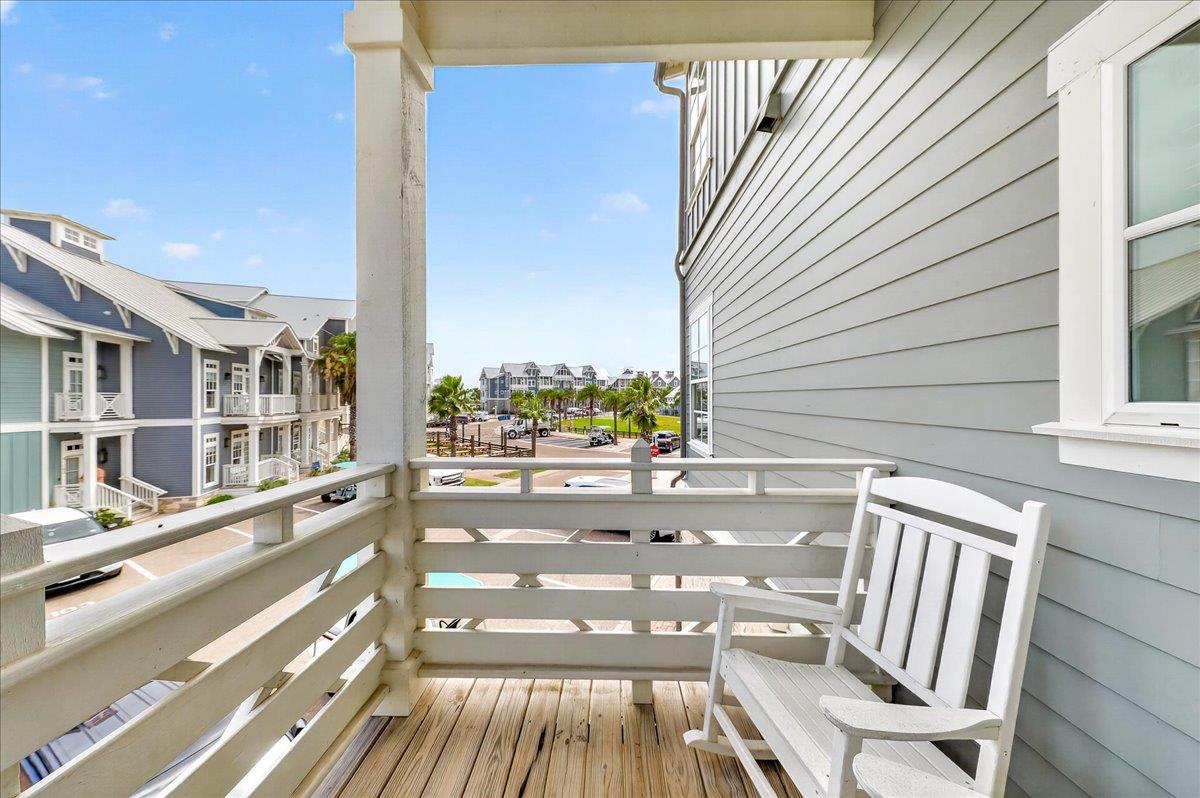 1st Floor, Balcony