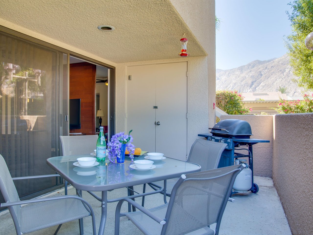 Al Fresco Dining