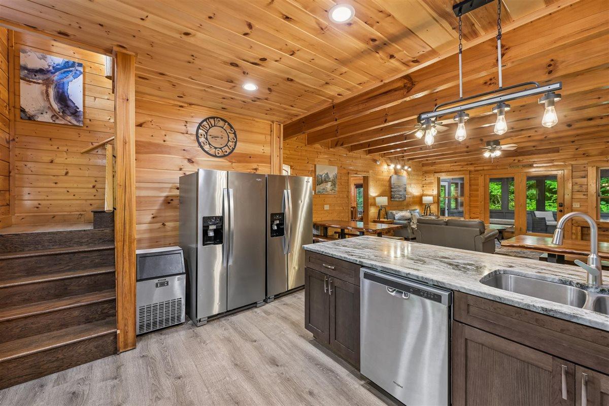013Kitchen