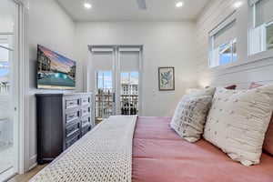 Primary King Bedroom, 2nd Floor